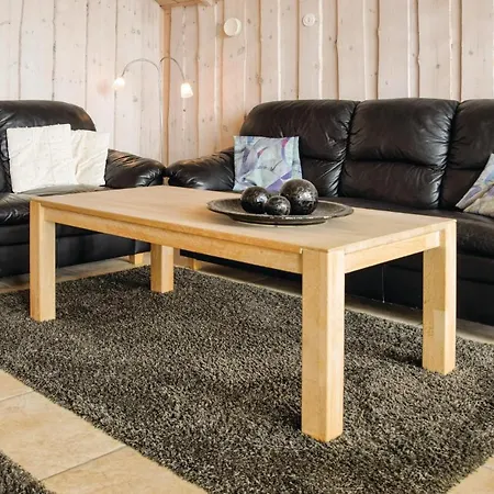Three-bedroom Holiday In